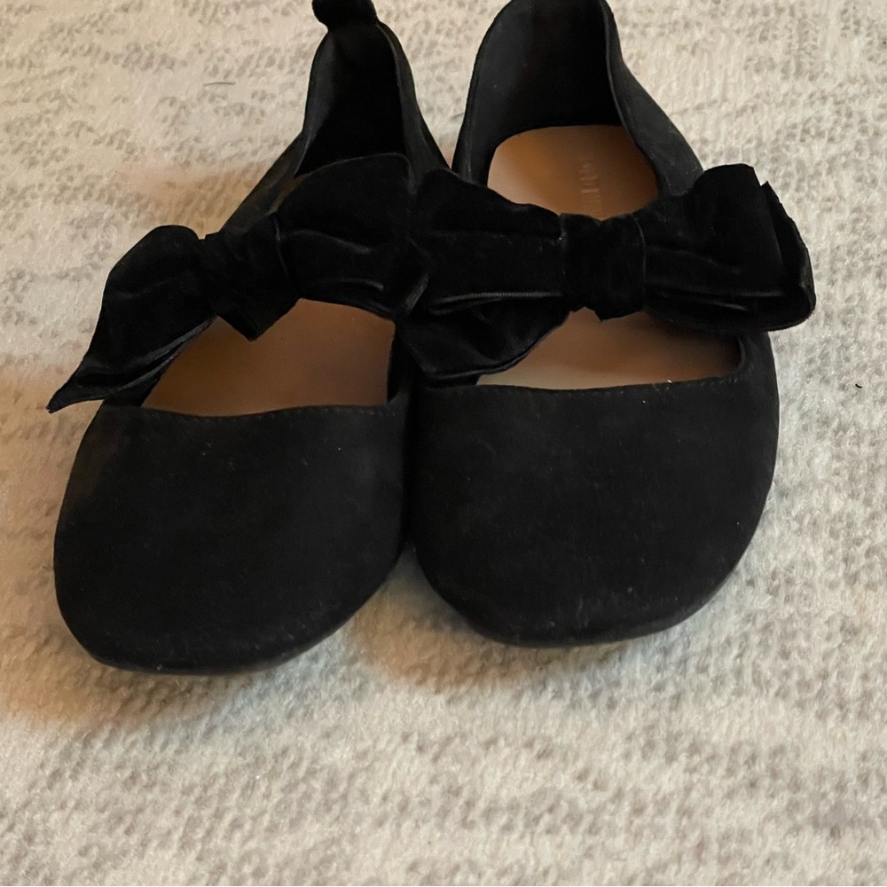 Old Navy Girl’s Black ballet Flats Mary Jane’s with big velvet Bow 5 big kids - Picture 4 of 14